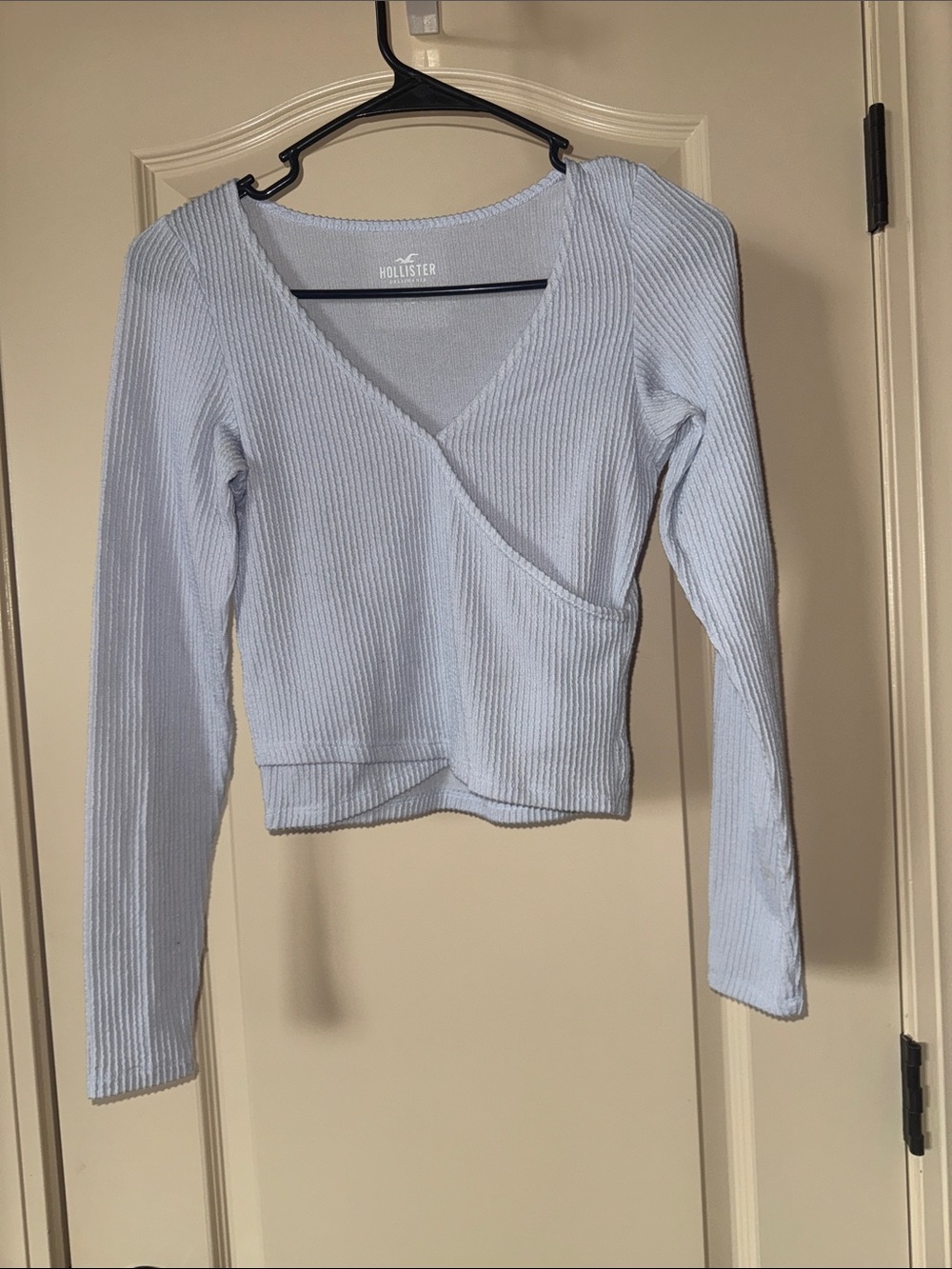 HOLLISTER California- White Ribbed Long Sleeve Wrap-Front Top